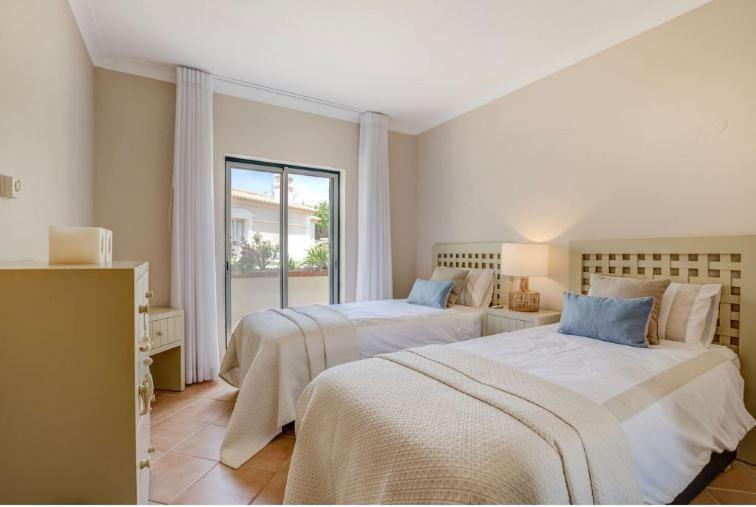 2Bedroom Bungalow Heated Shared Pool ,Near Carvoeiro And Ferrugudo Exterior foto